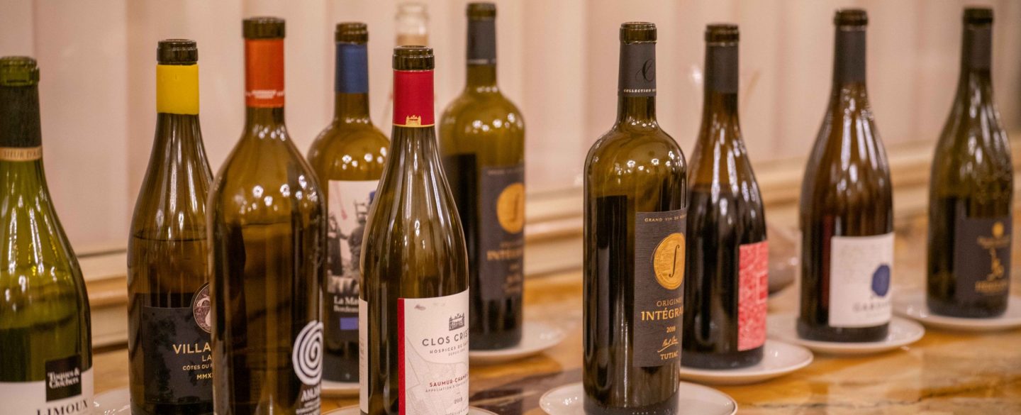 Bouteille de vin rouge de Châteauneuf-du-Pape présentée à Terra Nostrum